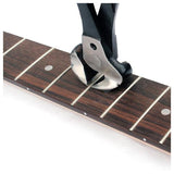 Opération de défrettage avec une pince à défretter