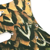 Détail Pickguard fender stratocaster motif plumage d'oiseau